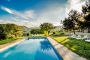 La piscina tiene 10 metros de largo 